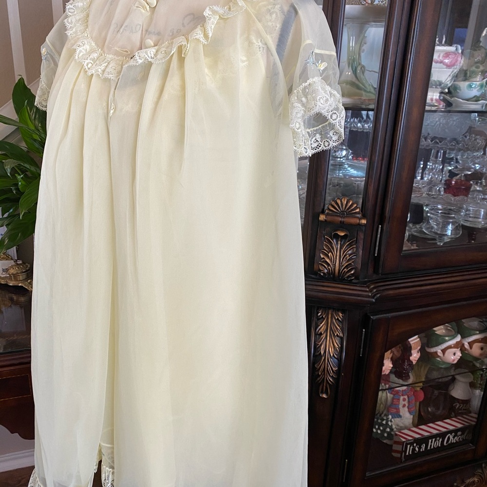 Youth Vintage Nightgown and Robe - Picture 4 of 6